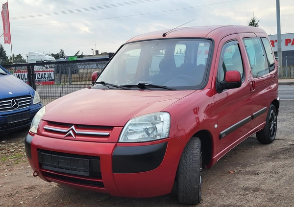 Citroen Berlingo cena 9300 przebieg: 272000, rok produkcji 2004 z Michałowo małe 301